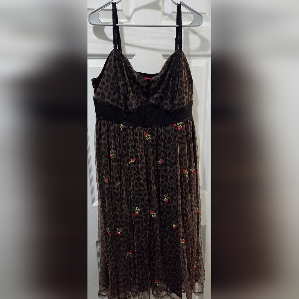 RARE!! torrid Brown Leopard Midi Dress with Red Rose Embroidery